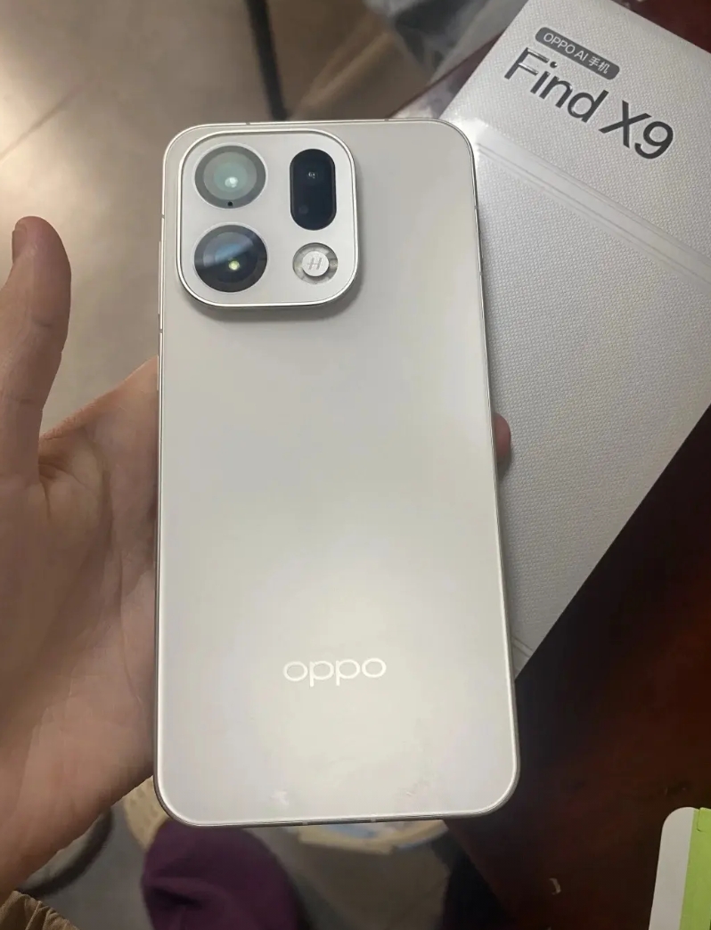 收到Find X9真的超出预期！
手感真的很好，屏幕观感舒服，OPPO Find