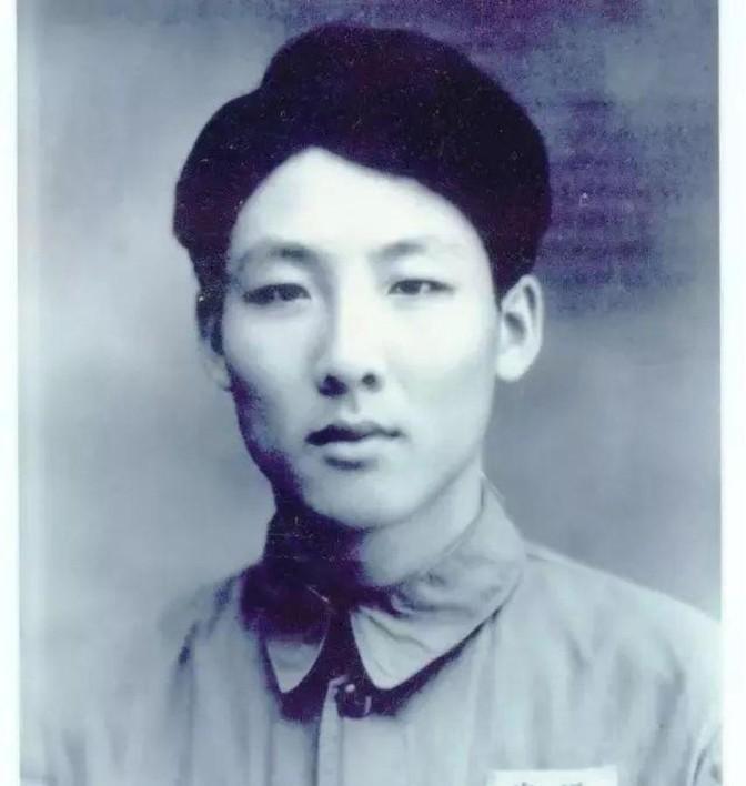 1950年的元宵节，准备回家的孙家栋，发现食堂今天竟然有红烧肉，一时馋嘴的他，便