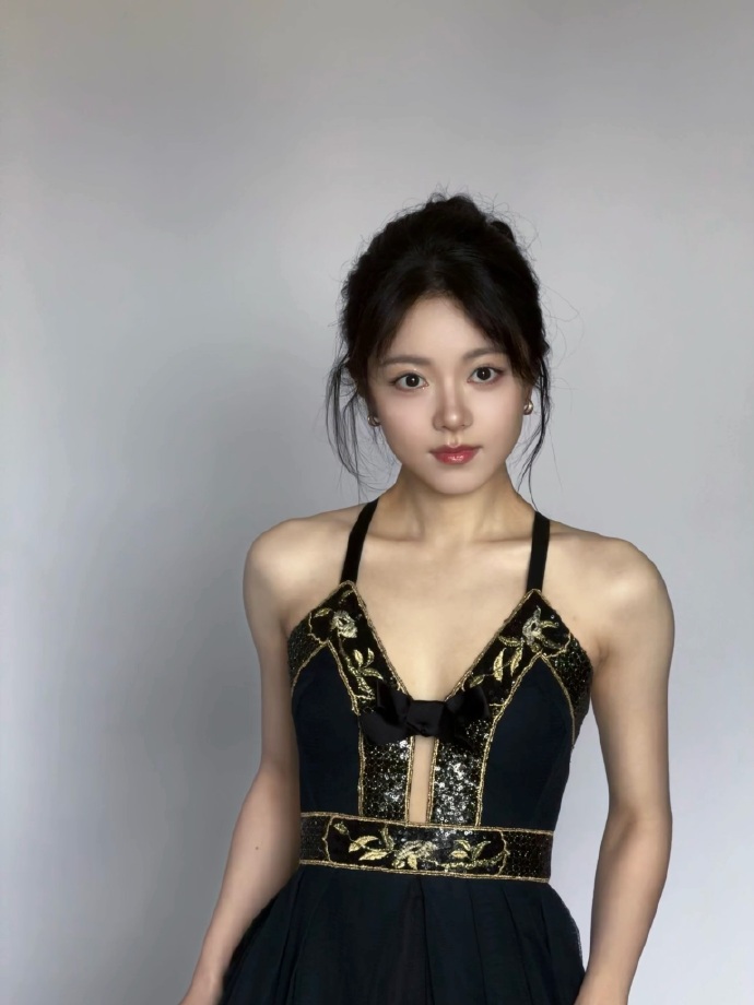 赵今麦的甜辣风穿搭。这感觉如何？