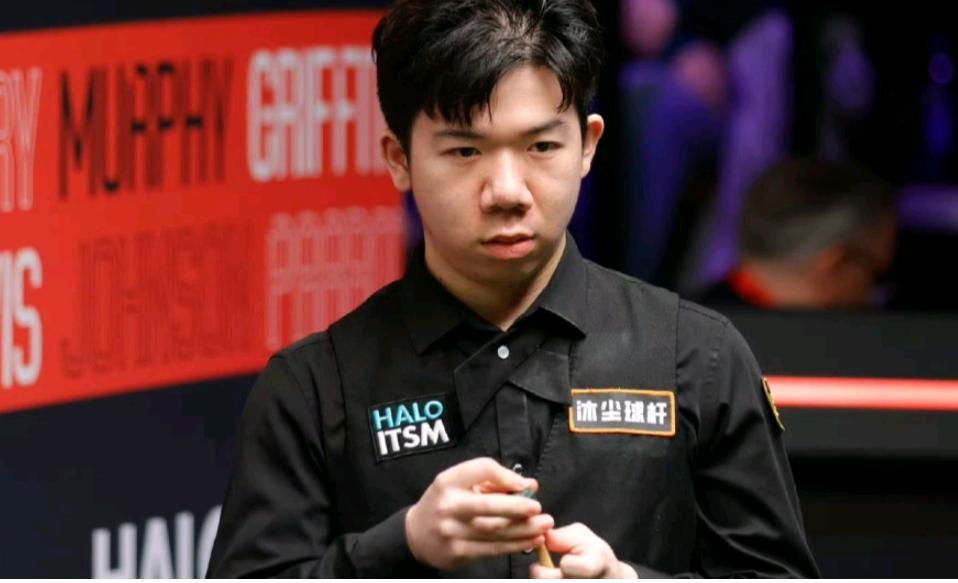 惊心逆转！赵心童决胜局绝杀雷佩凡，晋级斯诺克国锦赛16强