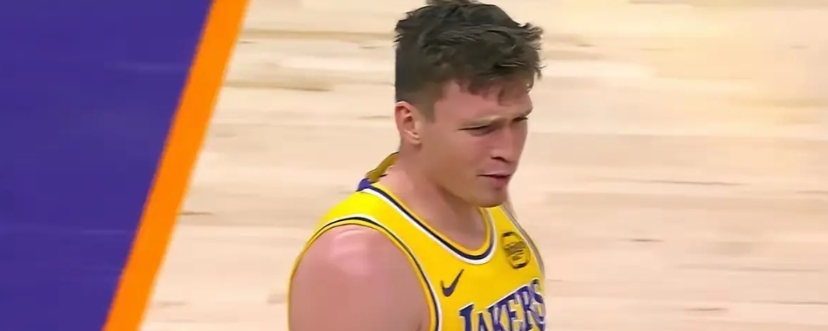 史密斯再次暴走，一个人心在滴血！
小里弗斯伤缺，不怕，史密斯暴走，成为东契奇与詹