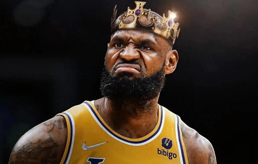 詹姆斯跌出历史前五到底合不合理。

詹姆斯作为NBA最具争议的球星之一。关于他的