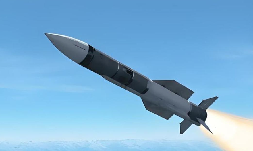 歼-35腹部照震撼曝光，这下带6枚霹雳-15应该是稳了！

众所周知，大家以前都