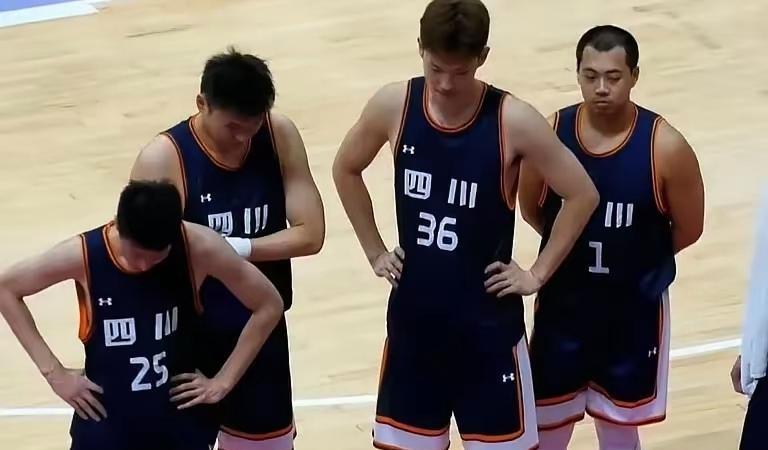 胡金秋太让人感到惋惜了，一世英名毁于一次全运会。
他那么一个那么老实本分的人如今