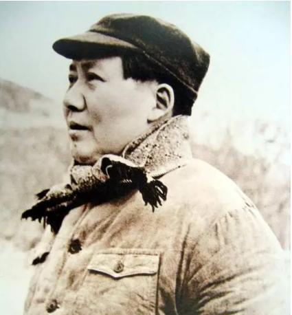 “等革命成功了，你就拿着这张纸条来找我毛泽东！记住，一定要来找我啊！”然而，建国