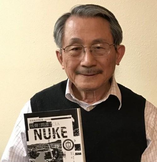 1988年，在美国的劝说下，核武器专家张宪义最终决定带着家人前往美国。正因如此，