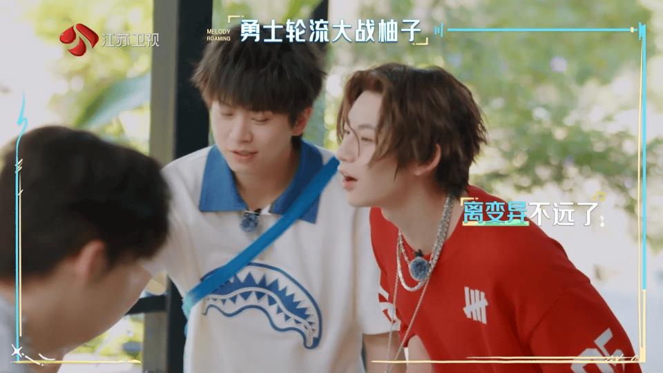 小鬼趣味认证：武艺竟是隐藏“大腕儿”
在互动现场，小鬼一句“武艺是大腕儿”引发爆