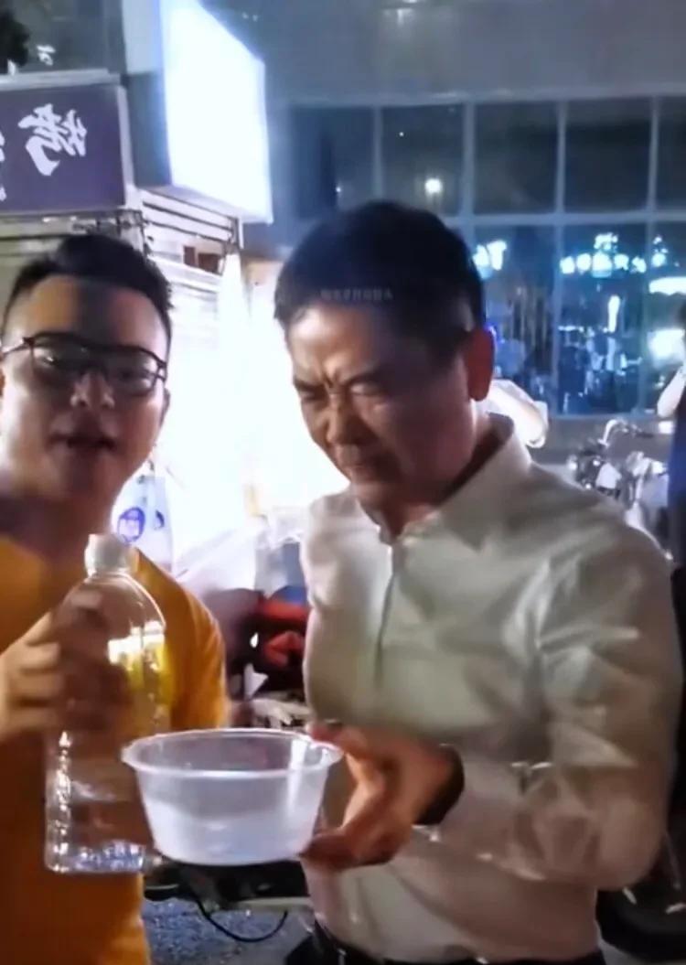 两千年间宿迁出了两位全国知名的大人物，项羽和#刘强东# ，两人也都用实际行动验证