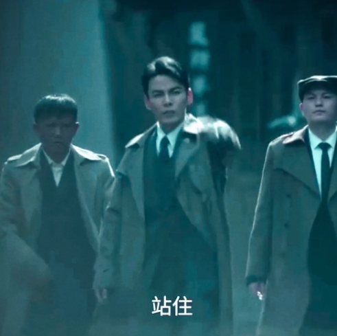 《潜渊》:崔默手下接连殒命，损失惨重…

崔默一直怀疑谢念慈和梁朔，就派手下在谢