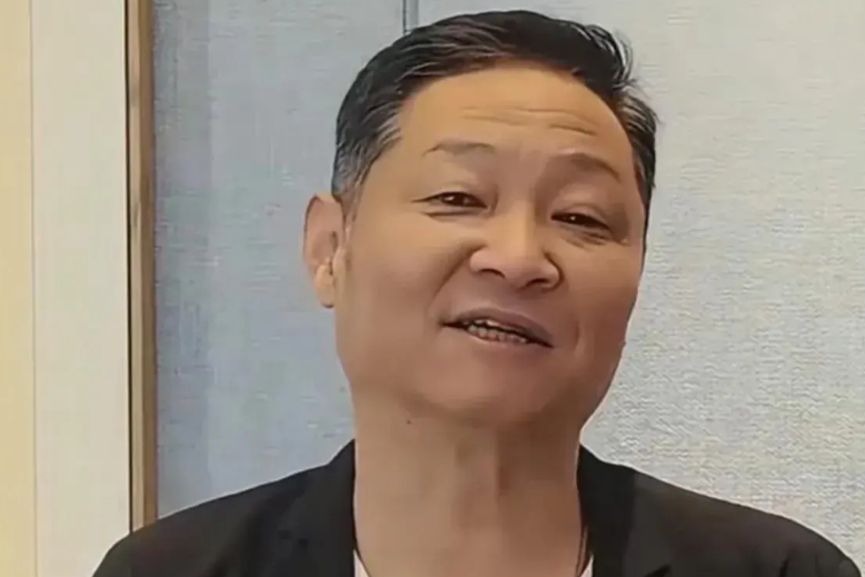不知道为胖都来站台的明星有没有后悔？据说胖都来开业后生意一直冷冷清清，那几个站台