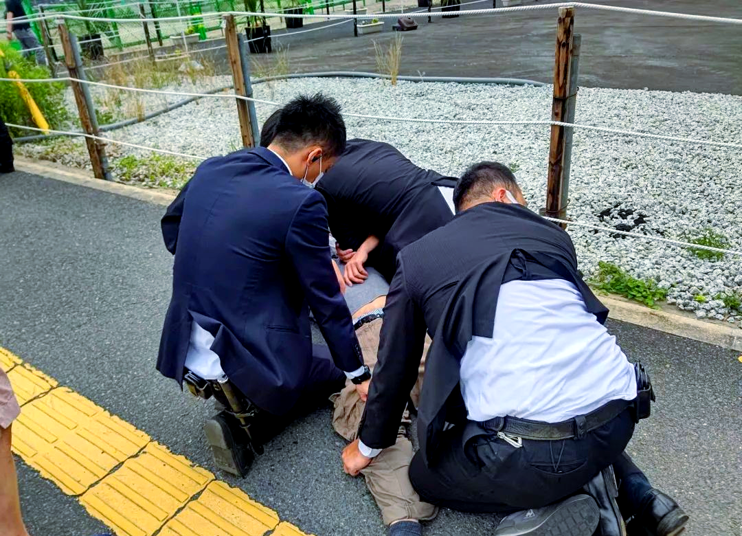 #刺杀安倍枪手认罪# 前首相安倍遇刺案中，尽管该案件具有高度的政治敏感性和社会关