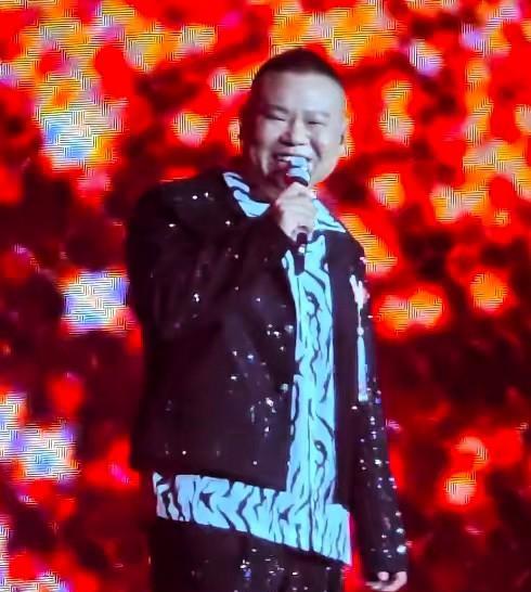 现在办演唱会，
不只是歌手的专利了，
而且演唱会的内容也多样化了[捂脸]
岳云鹏
