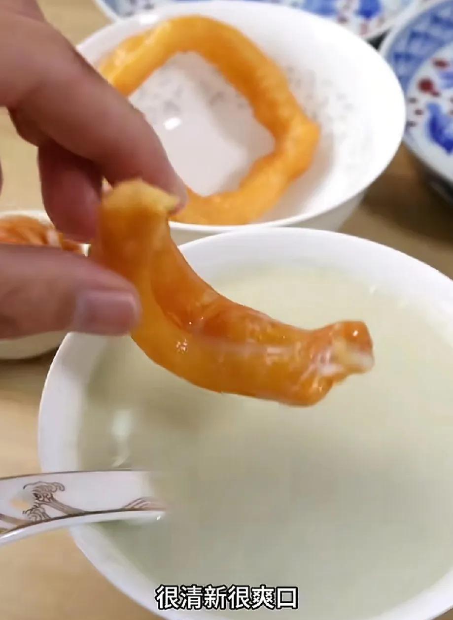 豆汁这么难喝为什么还有人喝
虽然我没喝过，但是我刷到10个人有9个都说难喝，很少