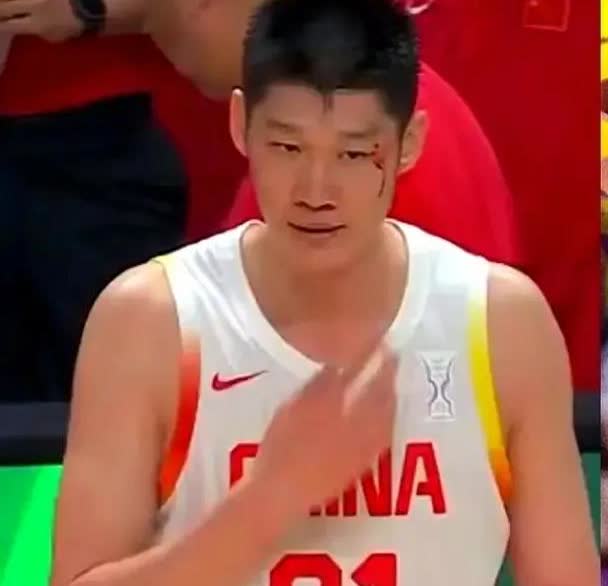 国家队集训第一天，名单上少了三个名字。

郭士强直接把话撂在桌面：有人拿国家
