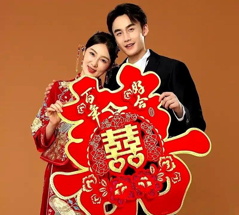 昨天一位婚庆公司的朋友跟我抱怨："婚礼变样啦！公司快撑不下去喽，00后结婚越来越
