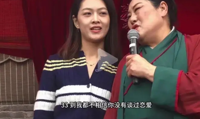一个 92 年离过婚没有生过孩子的女人上台相亲，明明看上去长得还不错，可是台下的
