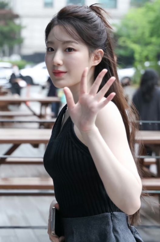 成都紫雅事件，台湾籍艺人叶舒华发声
“精神病不是免死金牌”
她是第一位声援受害者