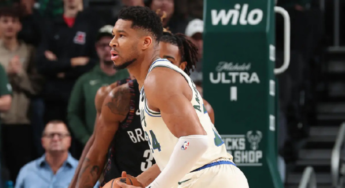 18分钟29分！字母哥第三节打卡下班，21000分里程碑竟如此轻松，终结七连败只是顺便？