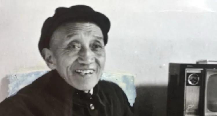 1952年，志愿军180师代政委被俘，在敌人的折磨下，他瘦了40多斤，谁知，当他