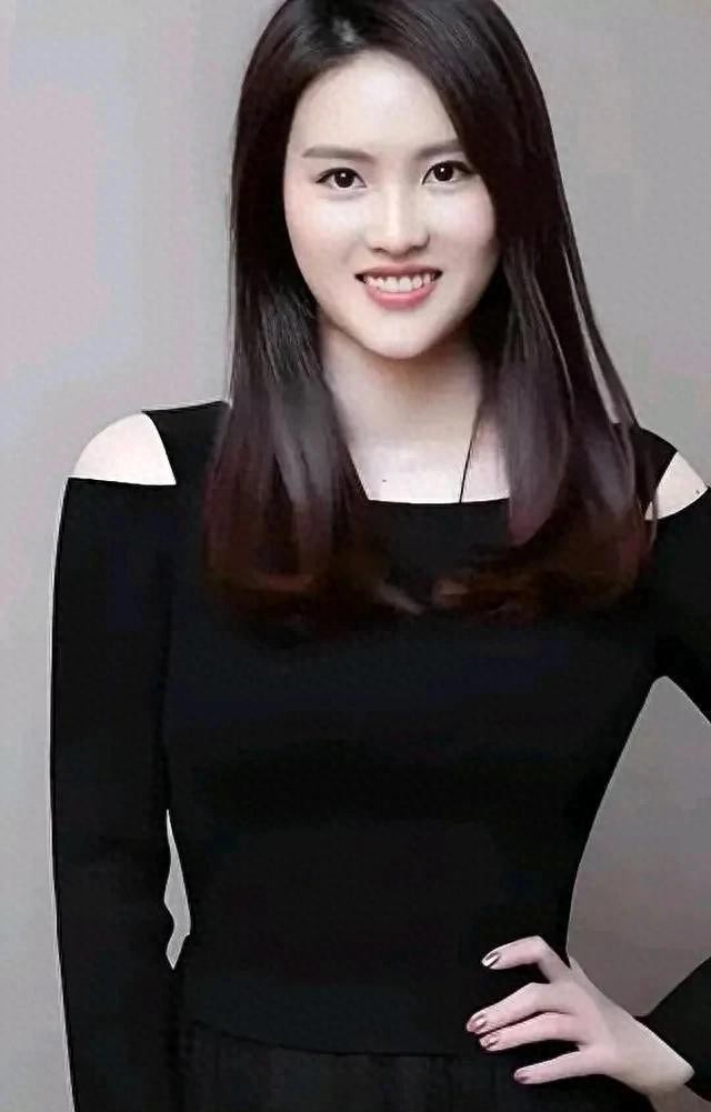 有一说一，陈若琳应该是最漂亮的跳水运动员，身材完全不输女明星