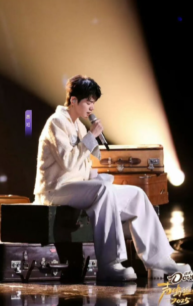 高旭被问脱鞋有没有 182！肯定回复还敢量的样子太圈粉 ​​​