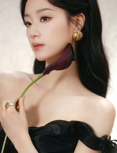 小亿不愧是短剧界卷王！50多部作品高产又高质，《云渺》系列五部开创IP系列化，《