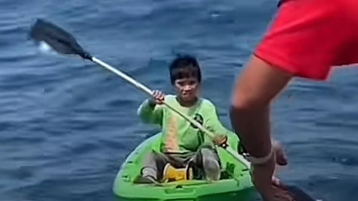 十岁男孩海上漂流记：赤岭村，一个孩子的冒险，一座村庄的希望