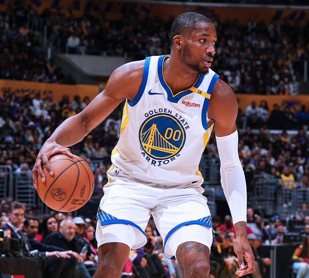 #勇士队# 『就在今天！NBA 传来多则勇士队最新消息』
1、库明加闹剧终于在资