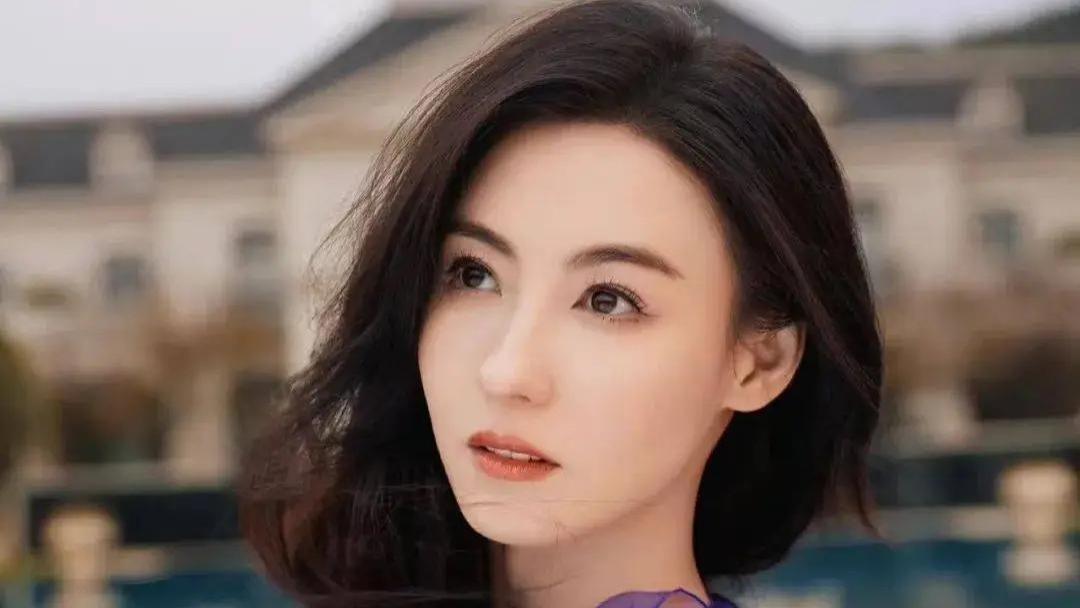 张柏芝：从“恋爱脑”到独立大女主，她的清醒太圈粉！