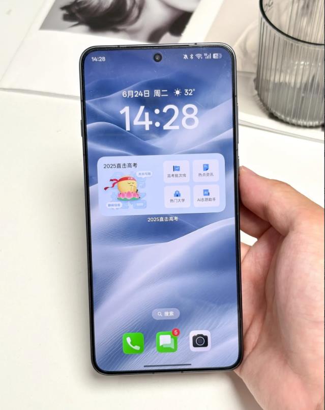 之所以会买OPPO Find X8 Ultra，除了看中了它超强的拍照外，Col