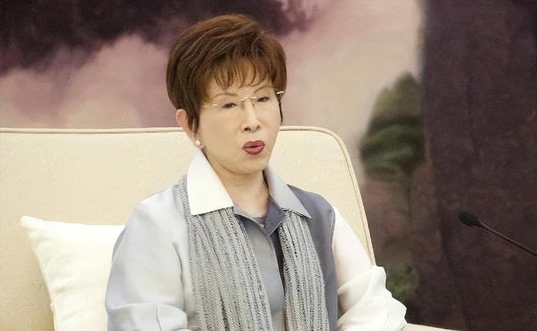 恼羞成怒，绿营攻击洪秀柱。
新加坡联合早报9月4日晚报道：“国民党前主席洪秀柱出