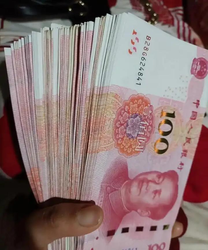 儿子今年已经30岁了，说下个月带女朋友到家，让我提前准备一下，我准备了一个100
