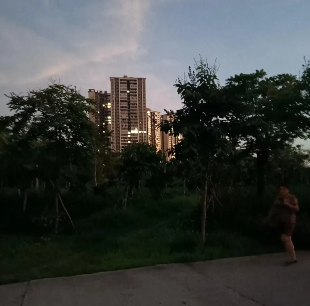 难怪很多年纪到了50以上的夫妻要分房睡，现在深切地体会到了非分不可

我今年51