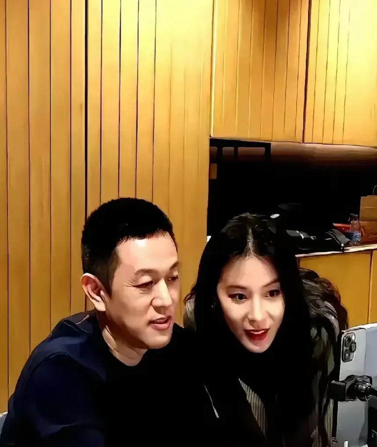 下一个提桶跑路的会不会就是李斌…

去年12月份，极越汽车倒闭时，预言下一个哪吒