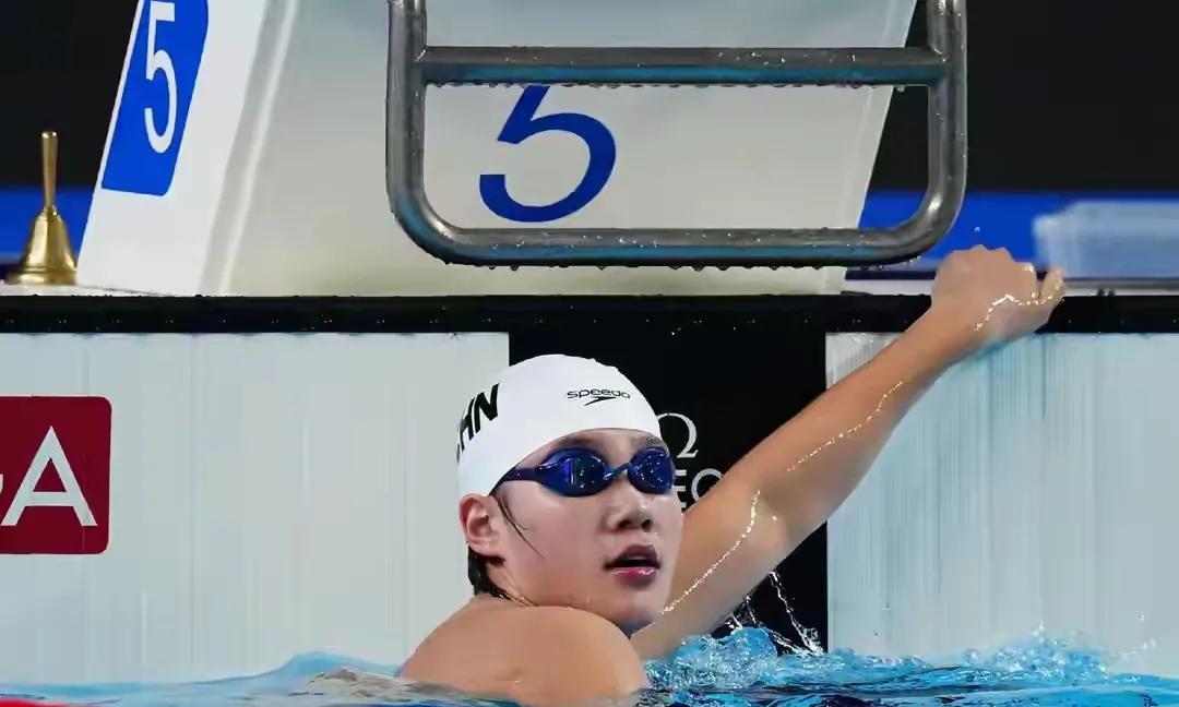 世界青年游泳锦标赛，杨佩琪成领军人，女子800米自由泳，以领先银牌三秒多成绩夺冠