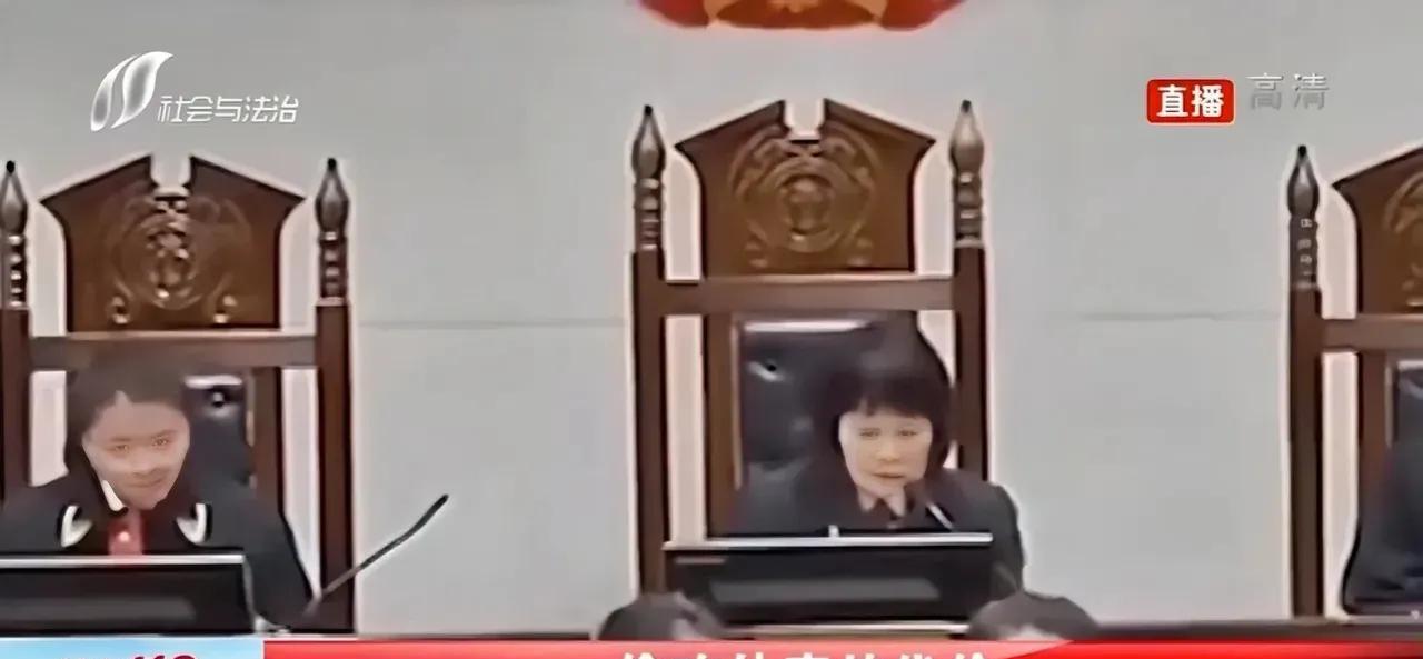 杭州一男子外卖被偷8次，点变态辣蛋挞反击，8岁邻居孩子辣伤。



2023年的