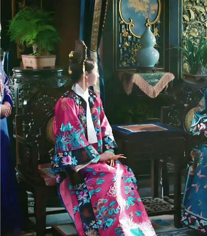 《如懿传》里那个场景太有感觉了，往那一坐瞬间入戏，恍惚间真以为自己成了富察皇后。