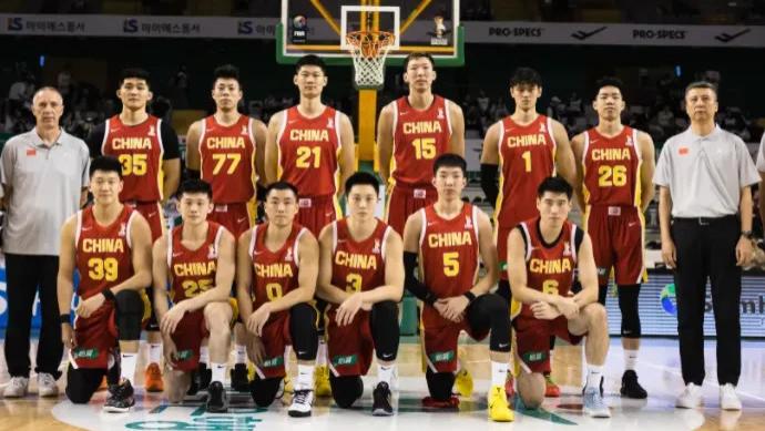 76-90！中国男篮又输了，4天内2次输给韩国，周琦空砍17+15