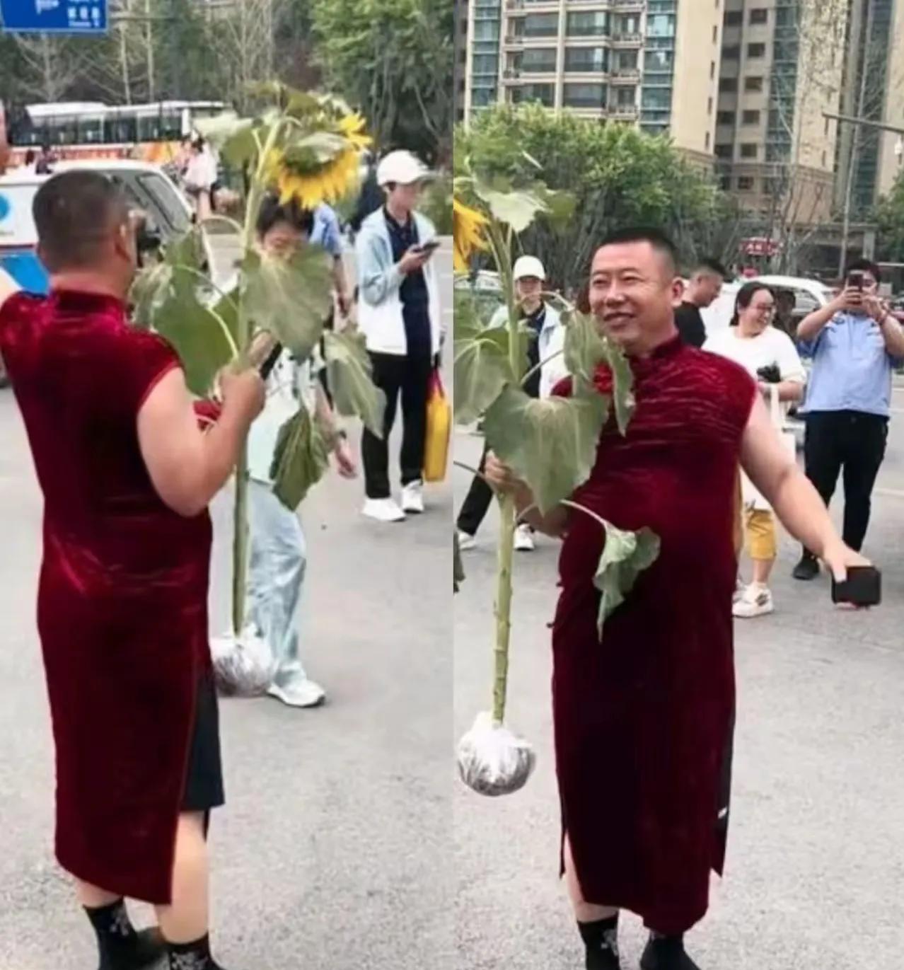 我也是醉了
一早儿子打电话给我说，看看人家的妈妈高考都穿旗袍，就你在那年我高考时