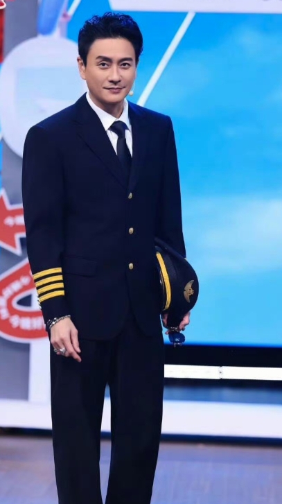 胡杏儿真不能怪黄宗泽当年不娶，他的童年也太可怜了！
黄宗泽从小没有感受到家庭的温
