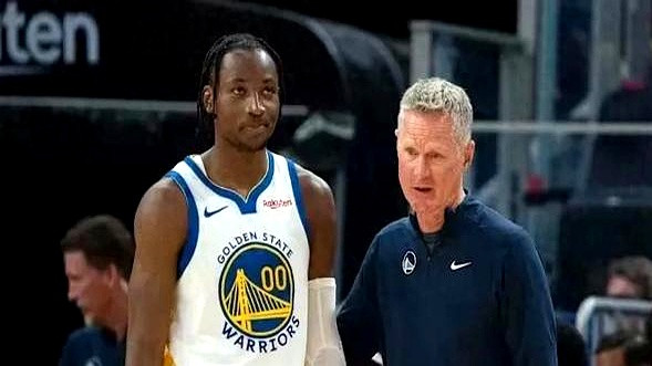 库明加勇士生涯倒计时？曝篮网4年1.05亿先签后换 科尔已放弃培养