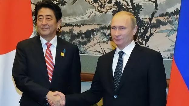 第二个乌克兰出现了？日本在俄罗斯边境开火，普京大怒，美英失声