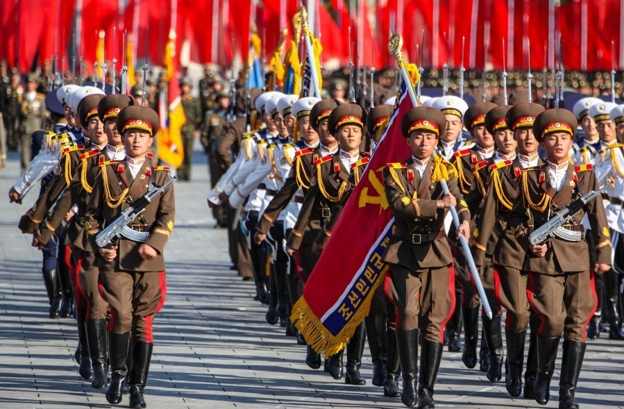 为啥中国自己拥有核武器，却坚决反对朝鲜研究核武器？说句不好听的，朝鲜搞核武不是为