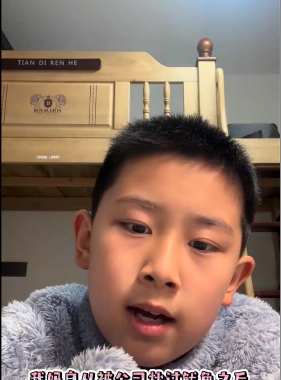 “看哭了”！一个9岁男孩发视频说：“我妈妈37岁，失业后就再也找不到工作了，每个