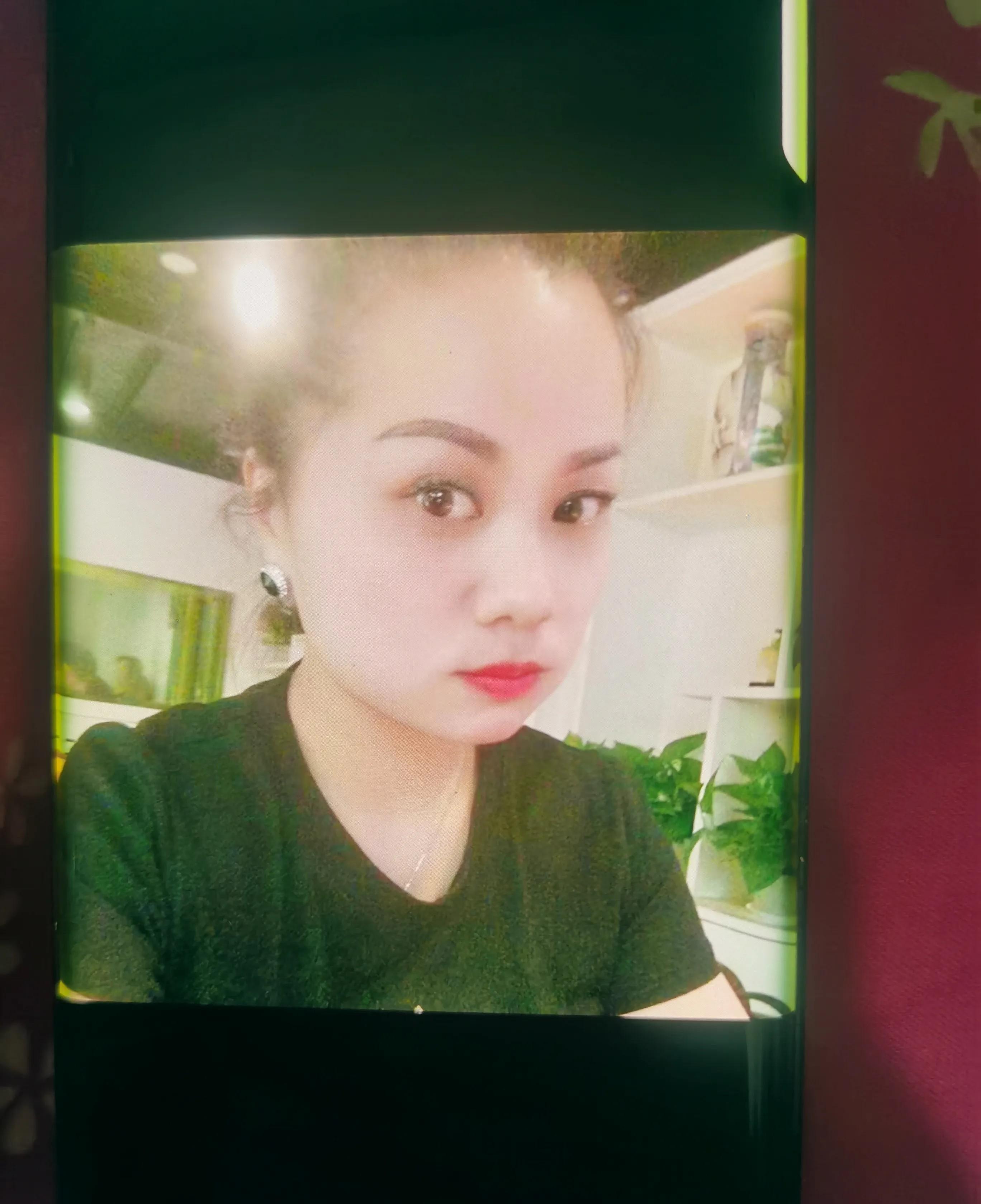 大清早，平顶山湛河边又发生了一起悲剧，一位中年女子投河自尽。



据悉，这位女