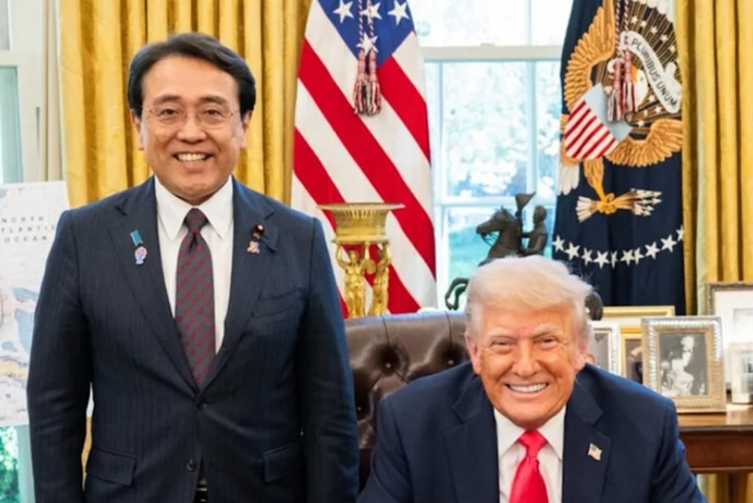 美日关税谈判的细节已经出来了，日本时事通信社称其为“接受特朗普式的洗礼”，认为这