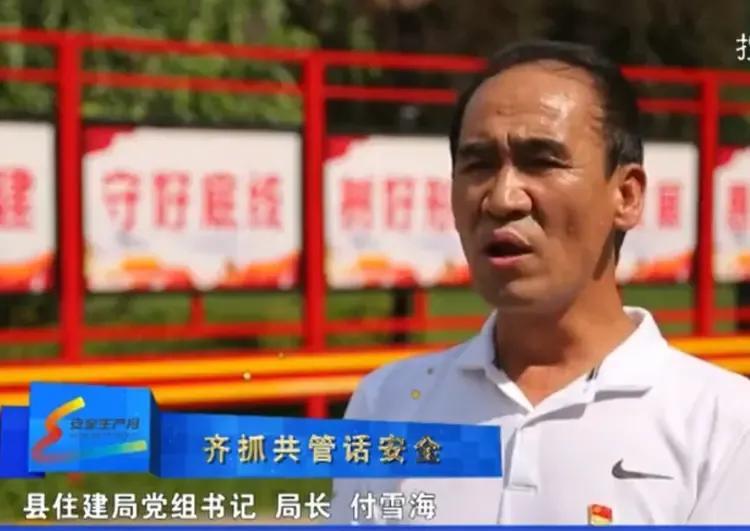 真是墙倒众人推，修改了年龄，学历也是假的，基本是确定了他的材料都是假的，把以前的