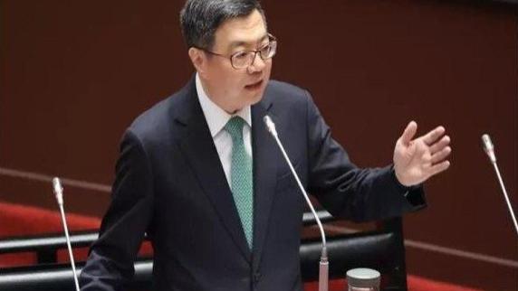 台当局以思想叛乱怒批18名台湾艺人，不到24小时，解放军力挺反击