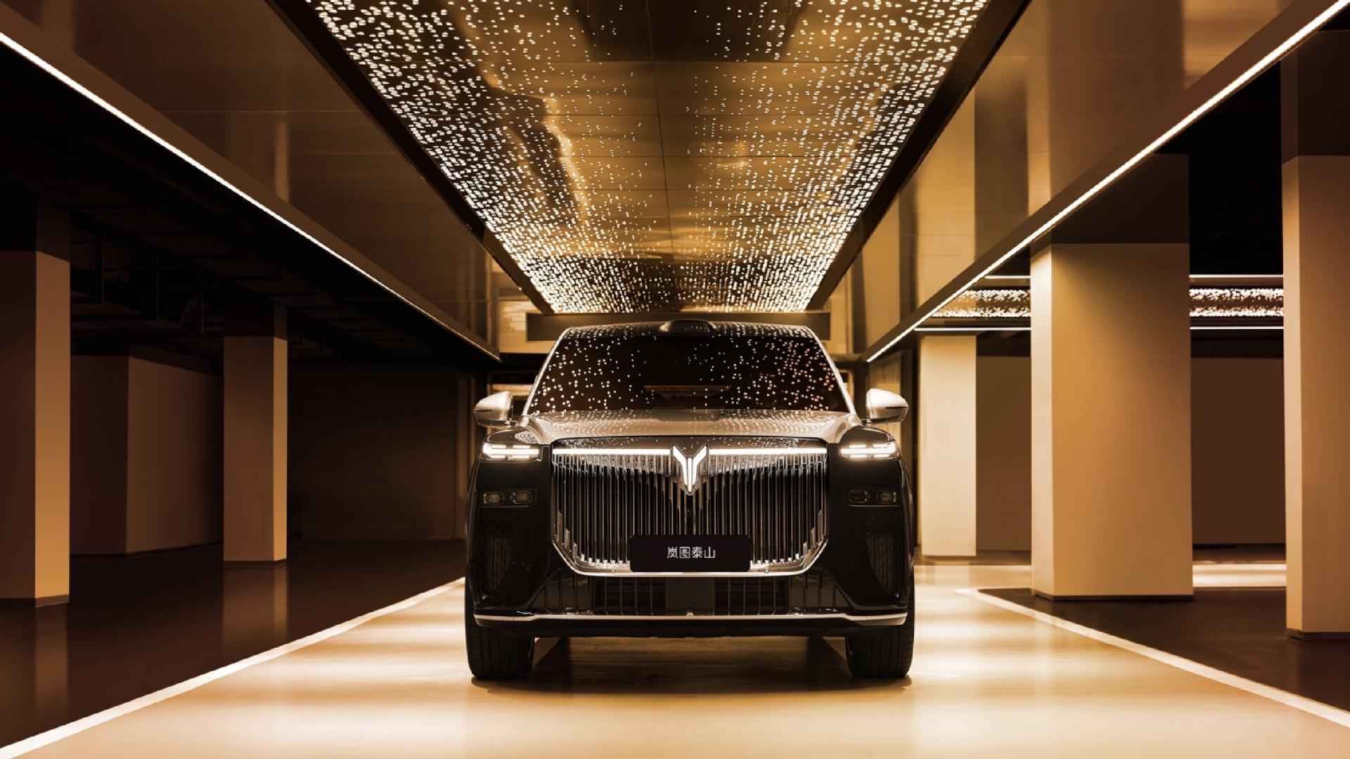 起售价或45万 岚图泰山目标问界M9