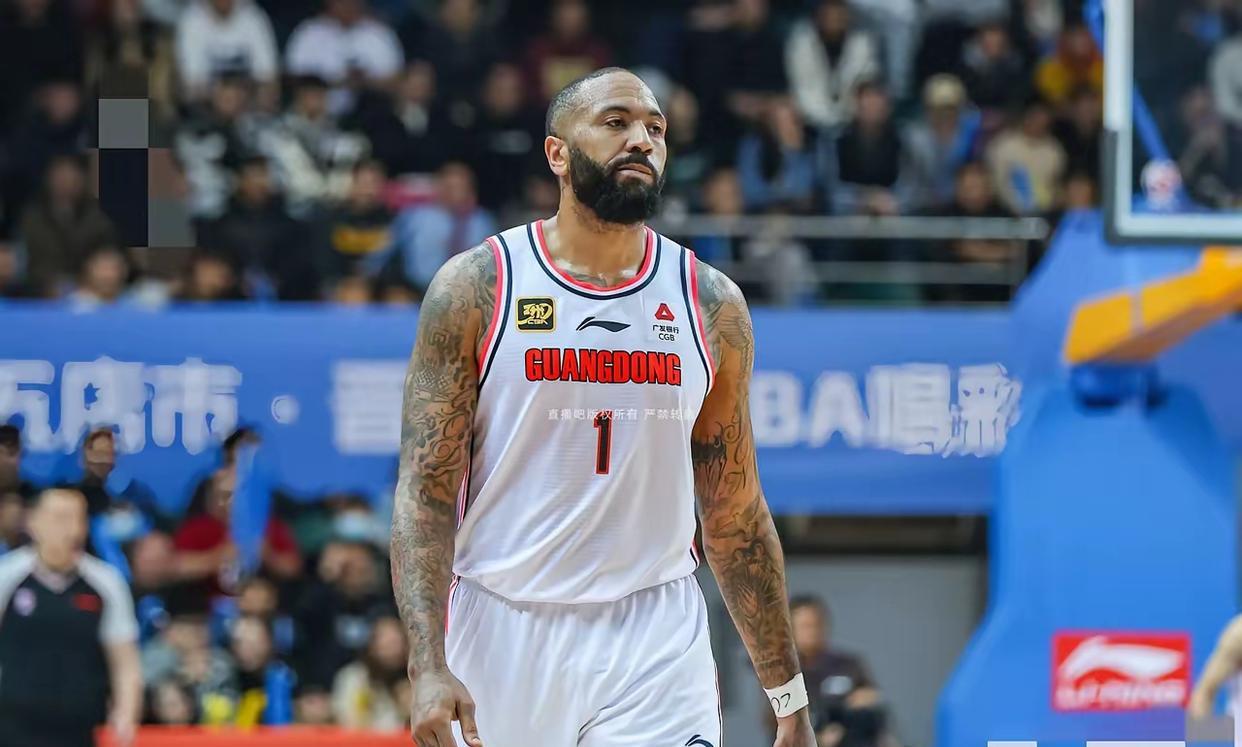 吉伦沃特打了12个赛季到底赚了多少钱？
第一份，3年赚了10.5万美金，NBA发